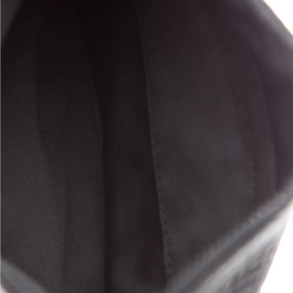 Mara & Mine Shark Tooth Clutch Bag - Picture 4 of 6